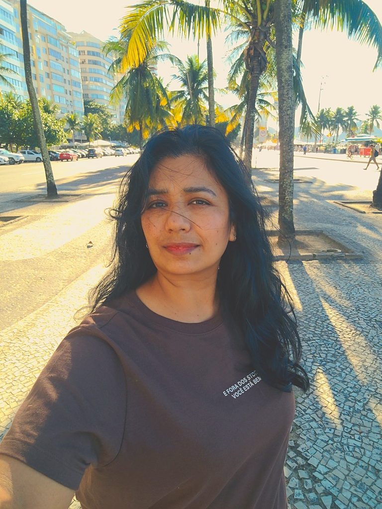Nathalia, de Capítulo 4to, en la rambla de Copacabana en Río de Janeiro